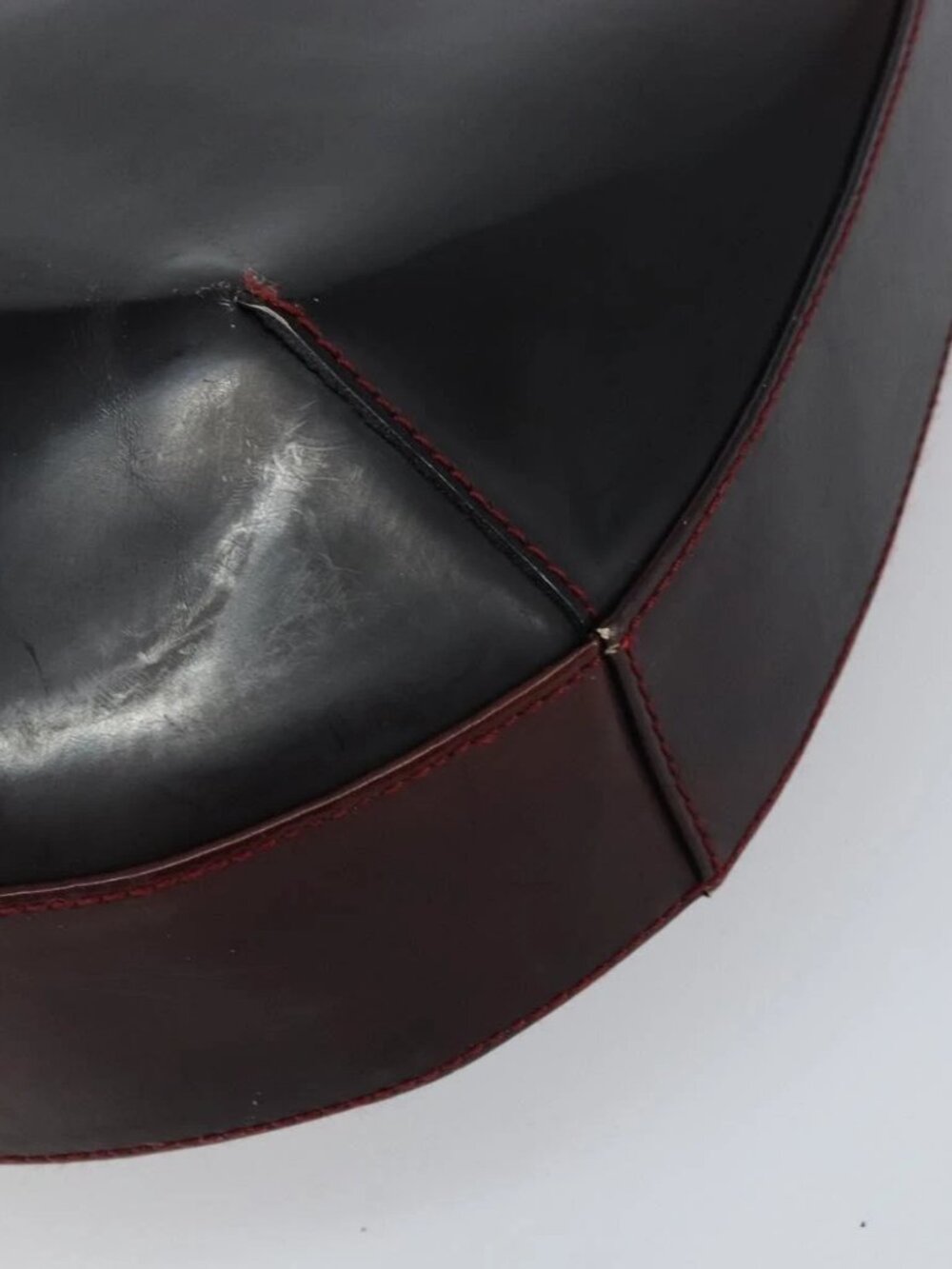 Salvatore Ferragamo Gancini Shoulder Bag Patent leather Red Silver Auth 160692 - Picture 12 of 14